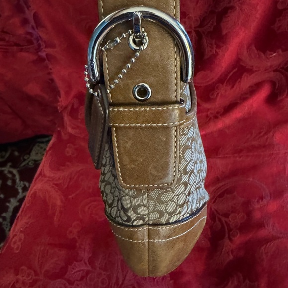 Coach Bag #6808 Vintage Soho Brown Leather Signature Canvas Shoulder - Picture 4 of 9